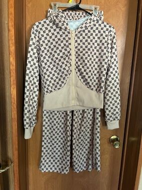 Patterned Hoodie and Skirt Set in Beige and Black Size Large